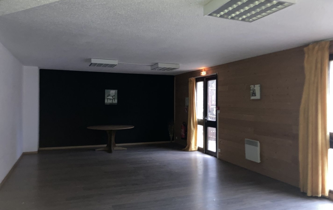 Annonces PESSAC : Appartement | BORDEAUX (33000) | 107 m2 | 62 500 € 