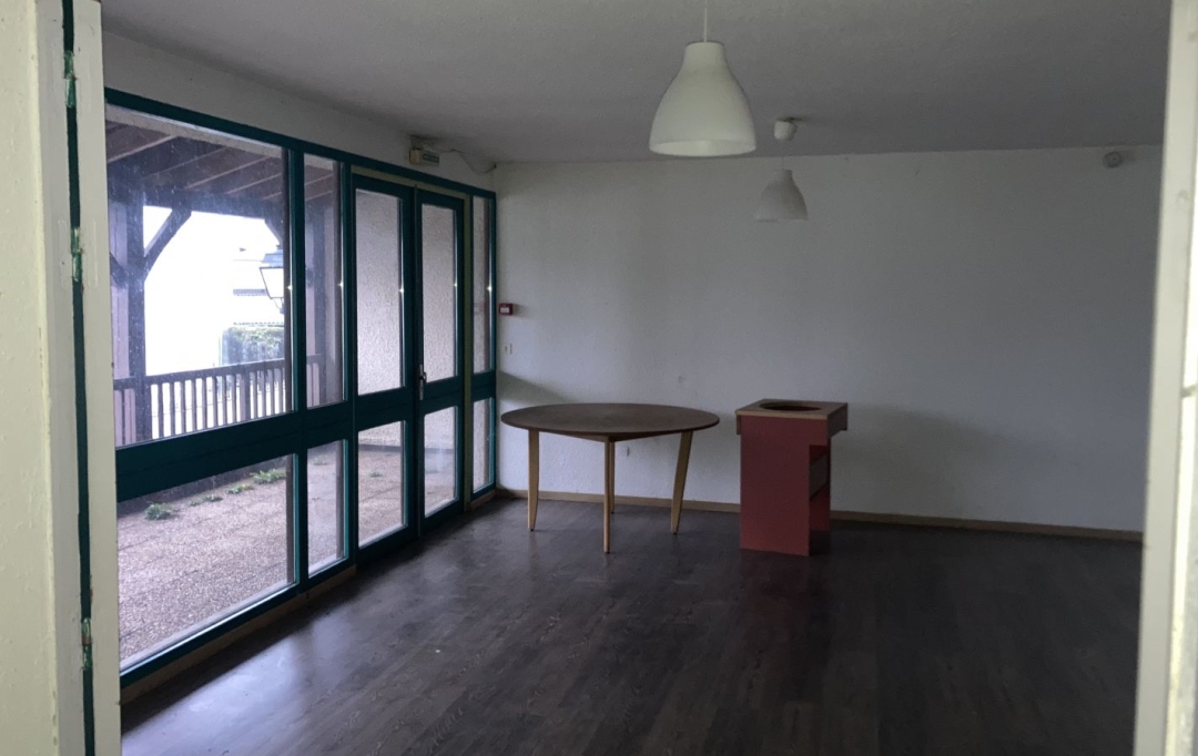 Annonces PESSAC : Appartement | BORDEAUX (33000) | 85 m2 | 58 500 € 